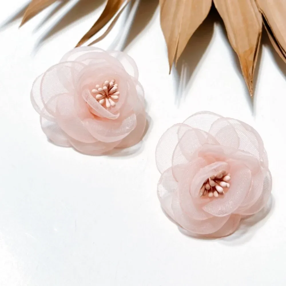 Pink flower stud earrings #1009 - Picture 1 of 3